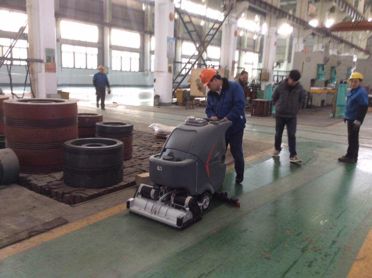 工廠地面油污多怎么清潔？